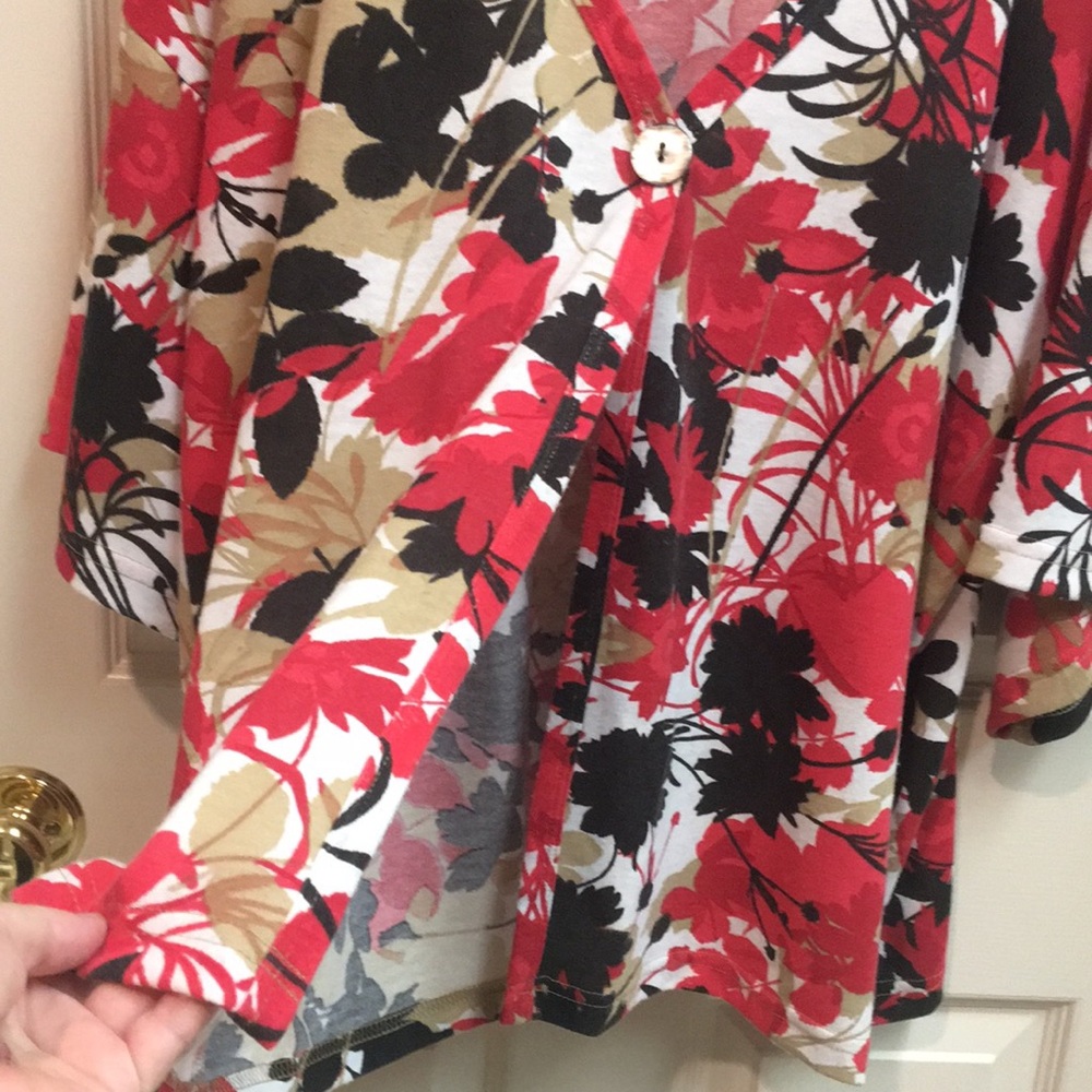 Lightweight Floral Print Dolman Sleeve Women's Top - Red/Black/Tan - Picture 6 of 9